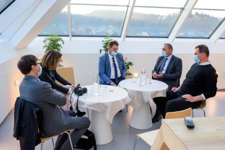 Hišo kranjske čebele v Višnji Gori obiskal minister za kmetijstvo 20